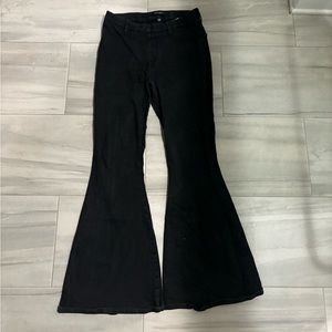 JUDY BLUE Pull on Flare Jeans